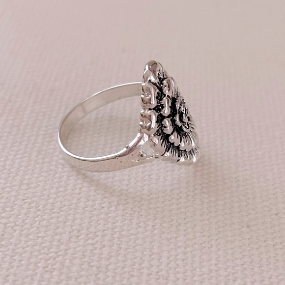 Vintage Silver Sterling flower 🌸 ring - Picture 2 of 6